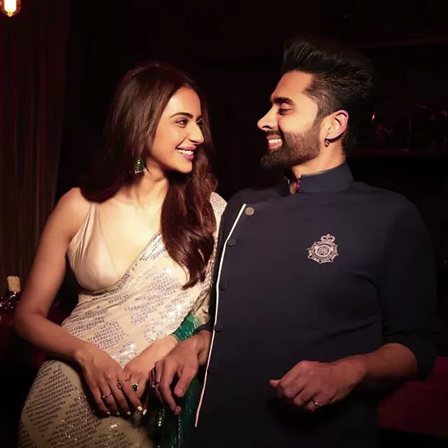 Watch Bollywood actress Rakulpreet Singh and his Husband Jacky Bhagnanis massive house dgtl