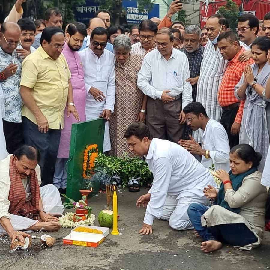 TMC leaders hold khunti pujo for 21 July on dharmatala dgtl