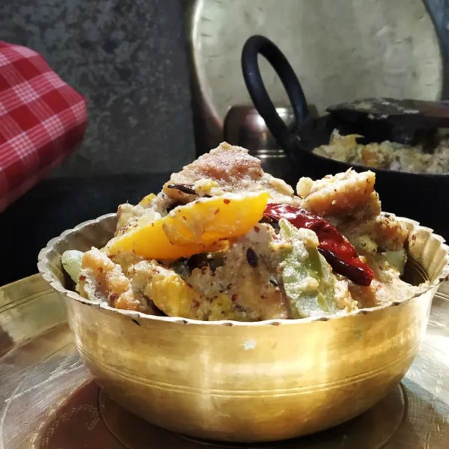 A vegetarian Bengali Recipe of seasonal vegetables with nominal spices yet of delightful taste dgtl