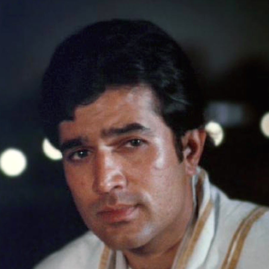 অঞ্জুর দাবি অবশ্য অস্বীকার করেছিলেন রাজেশ। অভিনেতার দাবি ছিল, অঞ্জু তাঁর প্রতি সৎ ছিলেন না। ক্রিকেটার গারফিল্ড সোবার্স এবং পরে ইমতিয়াজ খানের সঙ্গে প্রণয়ের সম্পর্কে জড়িয়েছিলেন অঞ্জু। তা জানতে পেরেই নাকি সম্পর্কে দাঁড়ি টেনেছিলেন রাজেশ।