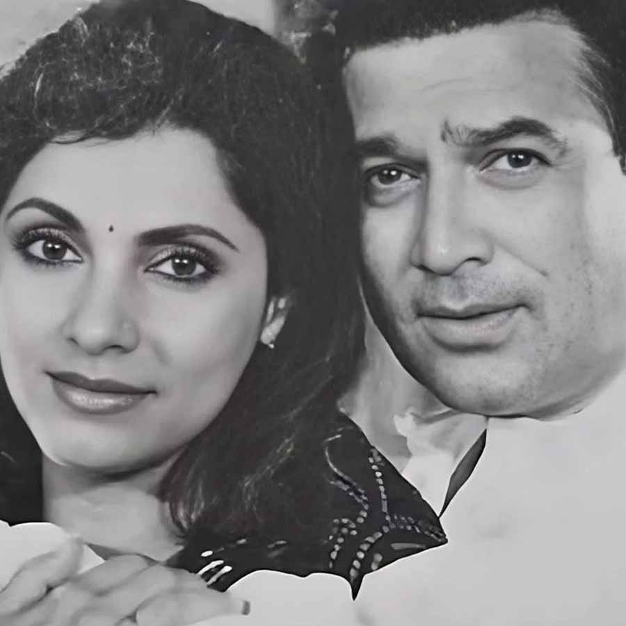 রাজেশের সঙ্গে ডিম্পলের বয়সের তফাত ছিল ১৫ বছরের। বিয়ের পর দুই কন্যাসন্তানের জন্ম দেন ডিম্পল। তবে স্বামী-সন্তান নিয়ে বেশি দিন সংসার করতে পারেননি নায়িকা। ১৯৮২ সাল থেকে ছাদ আলাদা হয়ে গিয়েছিল দুই তারকার। আইনি বিচ্ছেদ না হলেও আলাদা থাকতে শুরু করেছিলেন রাজেশ এবং ডিম্পল।