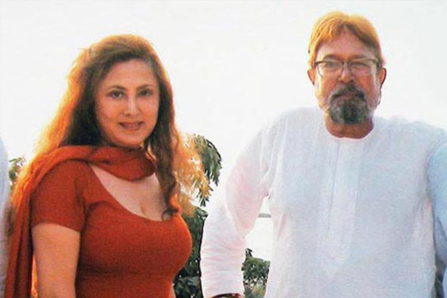 অনিতা এক সাক্ষাৎকারে জানিয়েছিলেন যে, রাজেশের মৃত্যু পর্যন্ত তাঁর সঙ্গী হিসাবে ছিলেন তিনি। কিন্তু রাজেশের কাছে শারীরিক হেনস্থার শিকার হয়েছিলেন বলে দাবি করেন অনিতা। মদ খেয়ে নাকি প্রায়ই অনিতাকে হেনস্থা করতেন রাজেশ।