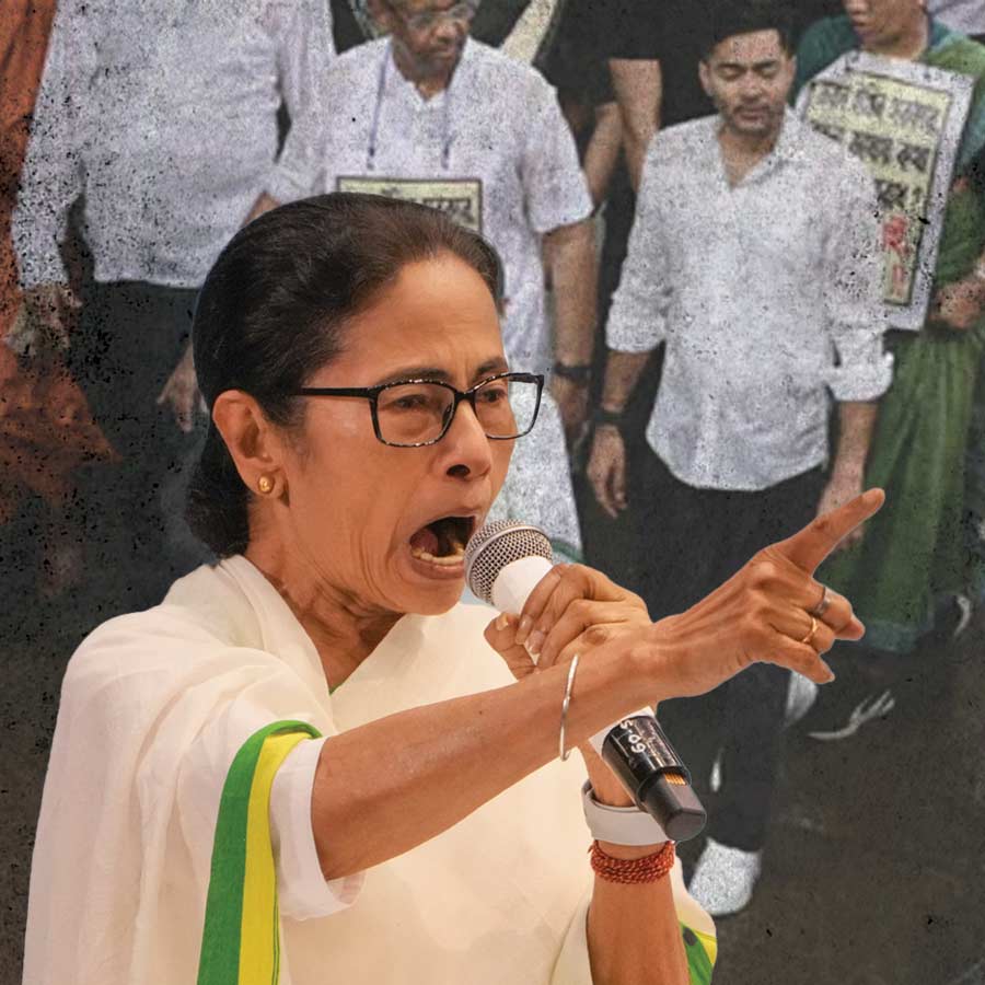 Mamata Banerjee Abhisek Banerjee take part in a Rally protesting atrocities against bangali speaking people dgtl