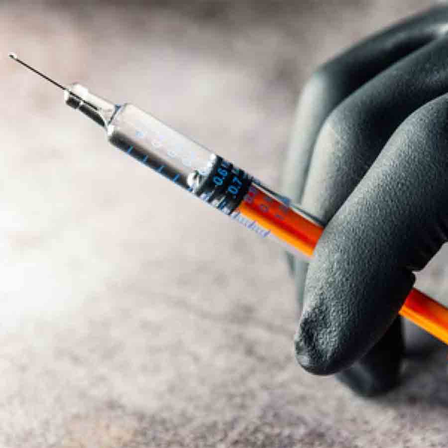 Naihati Police arrested an women who tried to murder her Husband