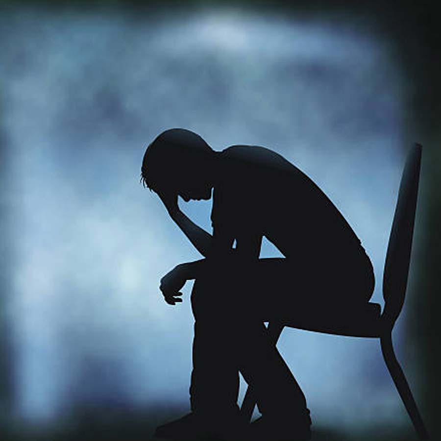 ছবির জন্য নিজের সব জমানো টাকা খরচ করে ফেলেছিলেন কামরান। এ দিকে সিনেমার শুটিং শেষ না হওয়ায় কাজ মাঝপথে বন্ধ হয়ে যায়। কামরান এমন লোকসানের মুখে পড়েছিলেন যে, তাঁর কাঁধে ঋণের মস্ত বোঝা চেপে বসেছিল। এত টাকা কী ভাবে শোধ করবেন সেই চিন্তায় ডুবে থাকতেন তিনি।