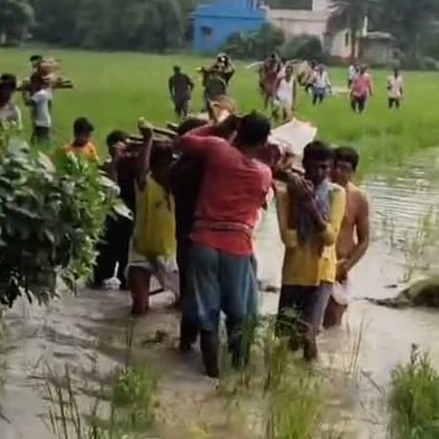 Allegation of bad condition of road in Purba Bardhaman dgtld