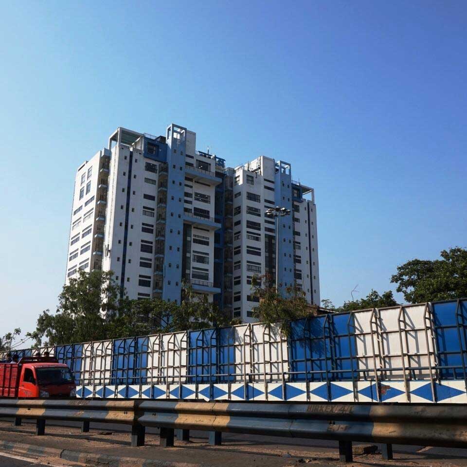 Calcutta High Court has sought a report from the WB Chief Secretary on why blue and white colours are being used on the roads