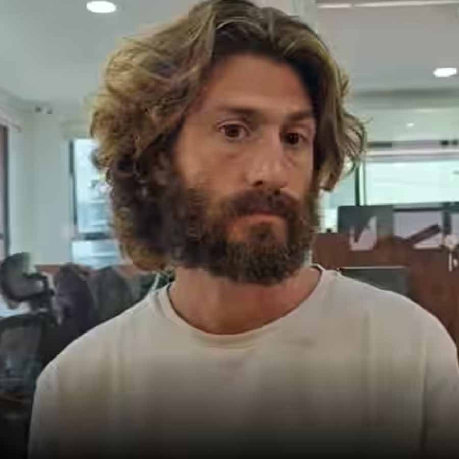 ৩৮ বছর বয়সি ড্রর গোল্ডস্টেইনকে নিনার ব্যপারে প্রশ্ন করা হলে তিনি সংবাদমাধ্যমে জানান, কয়েক মাস আগে তাঁকে না জানিয়েই মেয়েদের নিয়ে গোয়া ছেড়ে উধাও হয়ে যান নিনা। গোল্ডস্টেইন মেয়েদের সঙ্গে থাকার জন্য বছরে ছ’মাস গোয়াতেই কাটান। তিনি জানান, গত কয়েক বছর ধরেই তিনি ও নিনা আলাদা ছাদের নীচে বসবাস করেন।