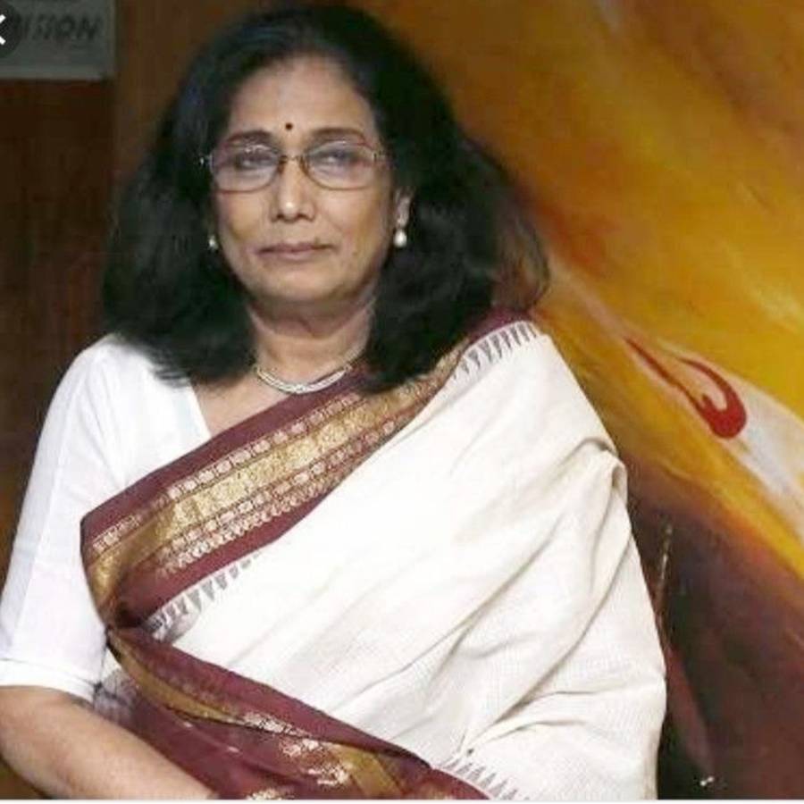 Who wanted to poison Aarti Mukherjee and ruin her voice dgtl