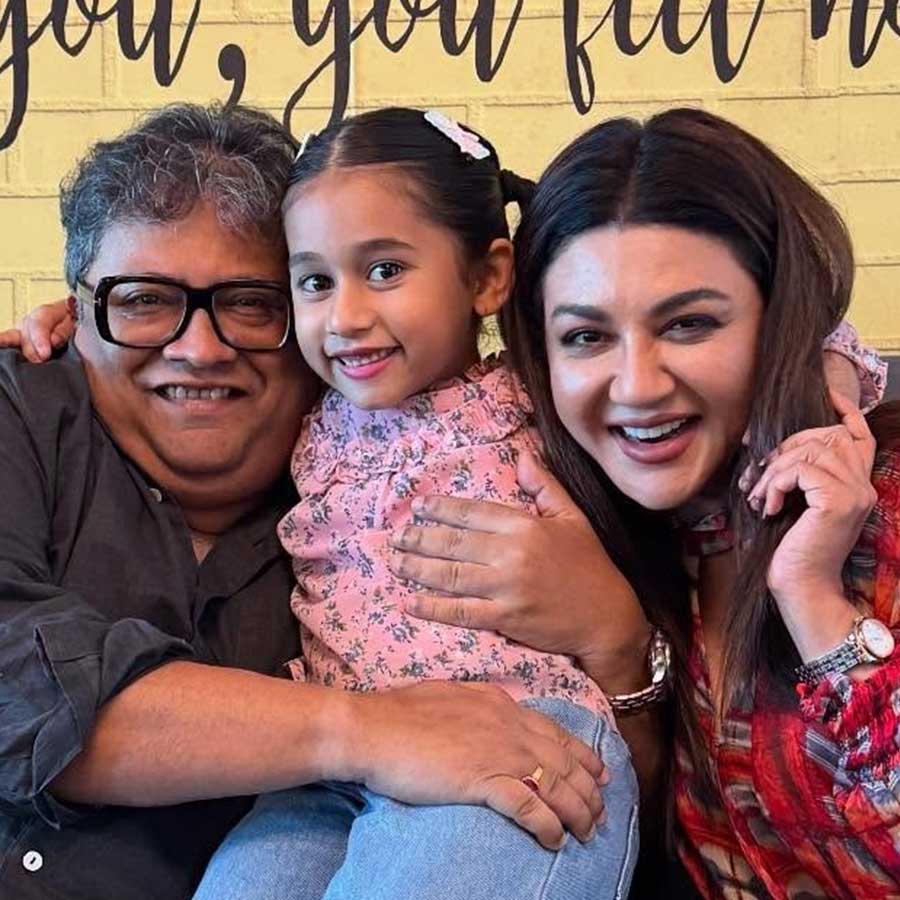 Actors of Bengali movie Dear Maa in conversation with director dgtl