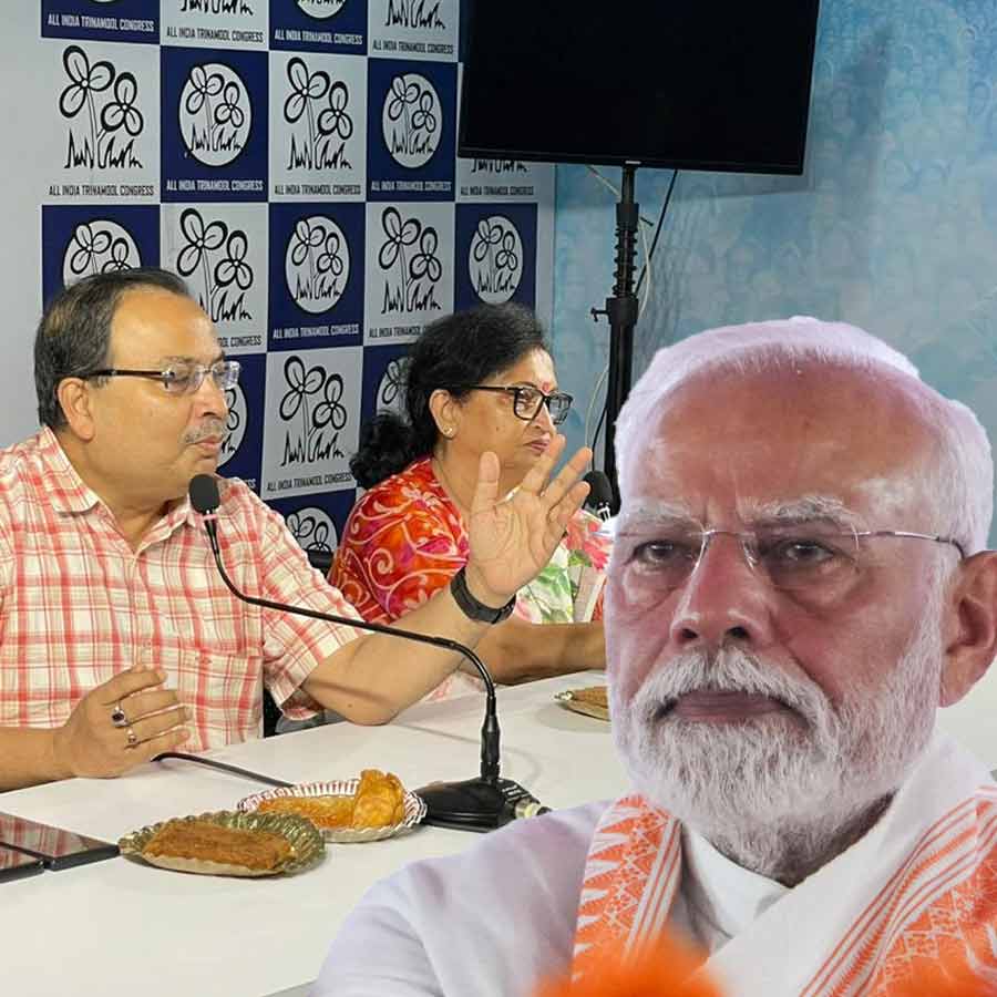 TMC hits back at Modi, Congress & CPM raise questions too