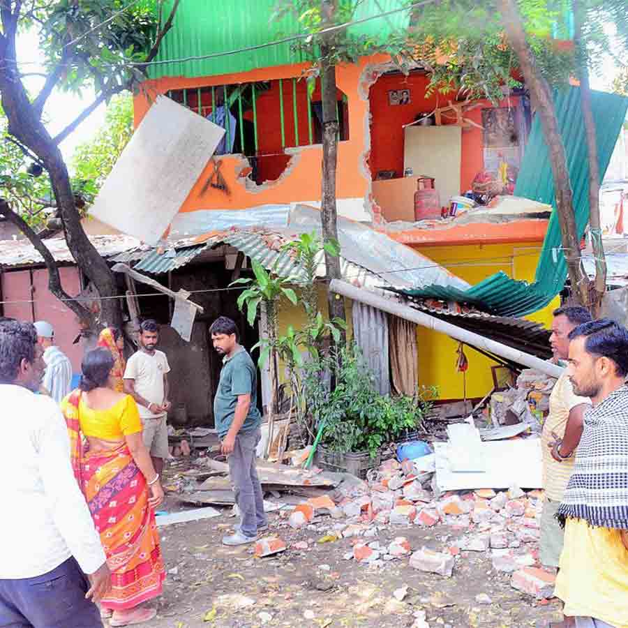 Siliguri Municipality demolished illegal construction of hawkers corner
