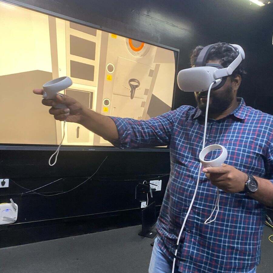 The Indian Institute of Technology (IIT), Kharagpur, taught teachers how to use VR.