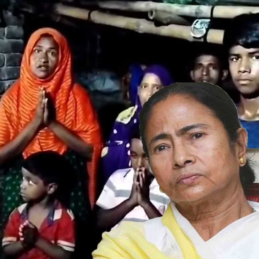 মমতা বন্দ্যোপাধ্যায়ের কাছে ভিডিয়ো বার্তায় সাহায্যের আর্জি বীরভূমের বাসিন্দাদের।