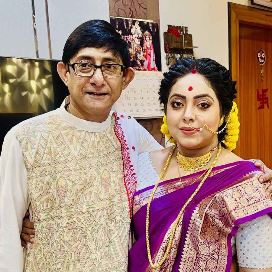 Actress Sreemoyee Chattoraj won’t be able to present in 21st july platform with husband Kanchan Mullick dgtl