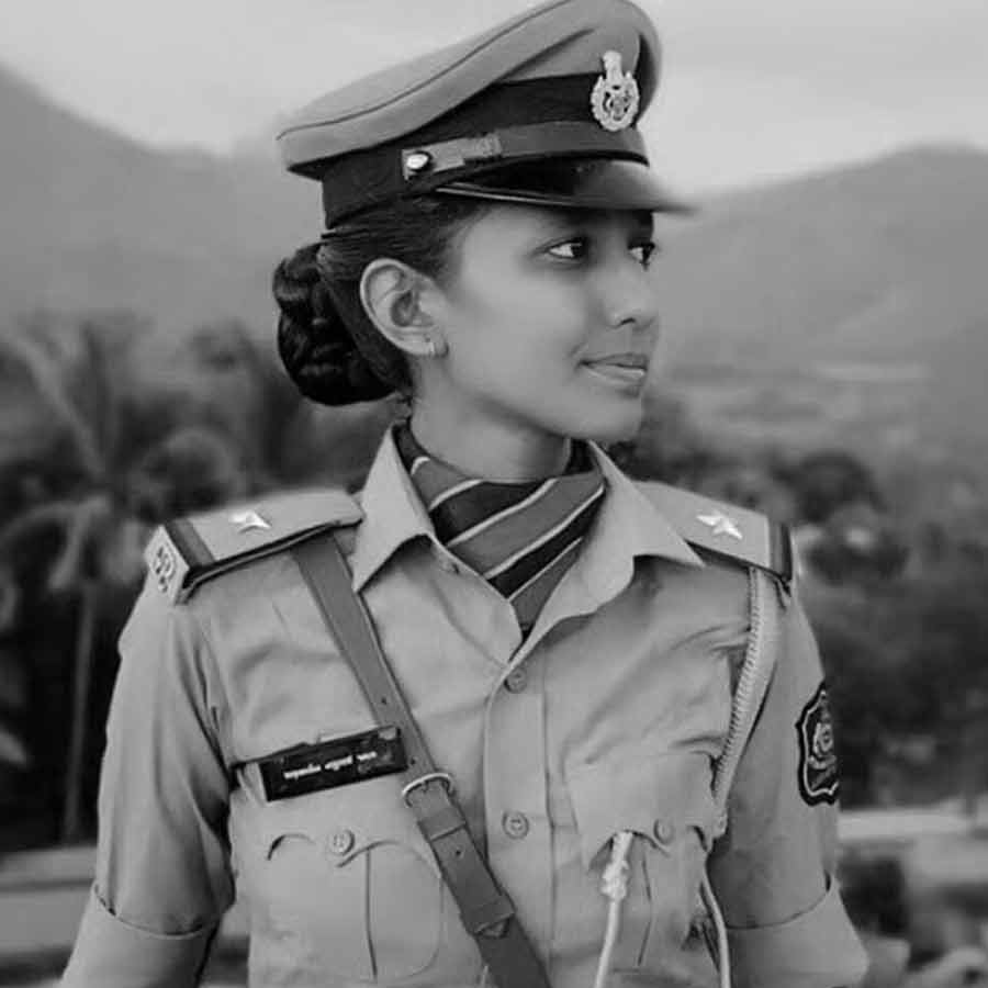 CRPF jawan surrendered after eliminating her live in partner in Gujarat dgtl