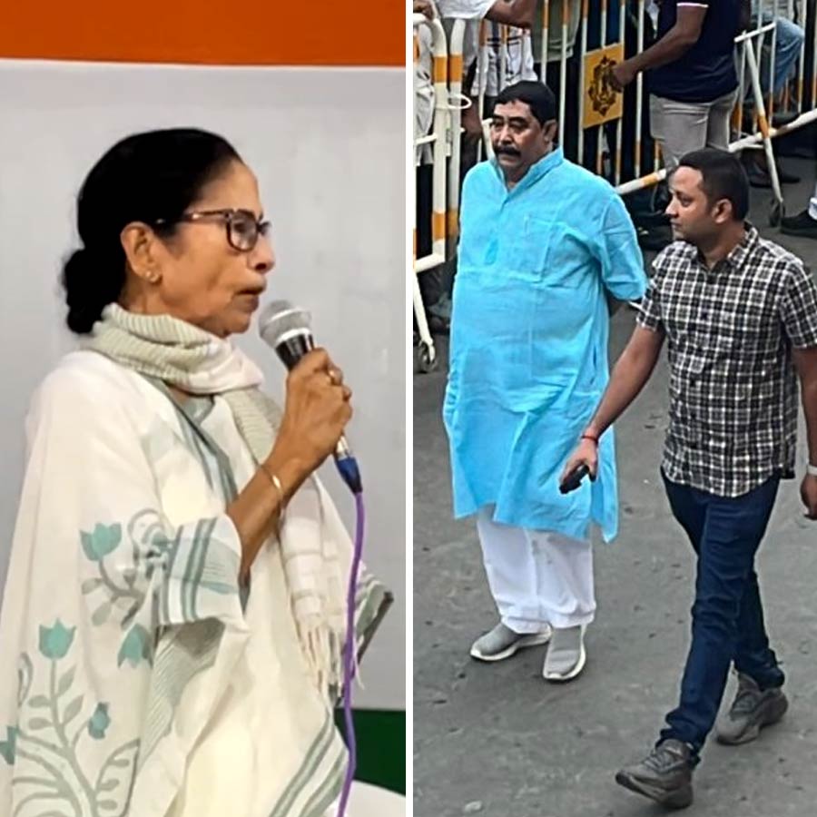 A photograph of Mamata Banerjee and Anubrata Mondal