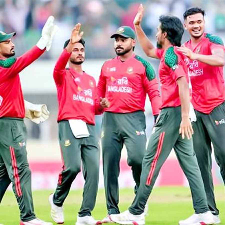 Pakistan lost to Bangladesh in the first match due to the dominance of Taskin Ahmed and Parvez Hossain Emon