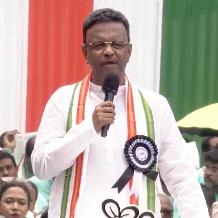 ফিরহাদ হাকিম।