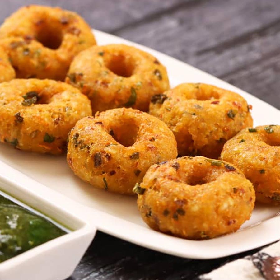 Why South Indian food medu vada have a whole in centre dgtl