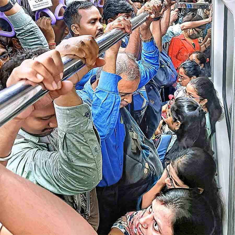 The crowd started overflowing from the first metro on the morning of July 21