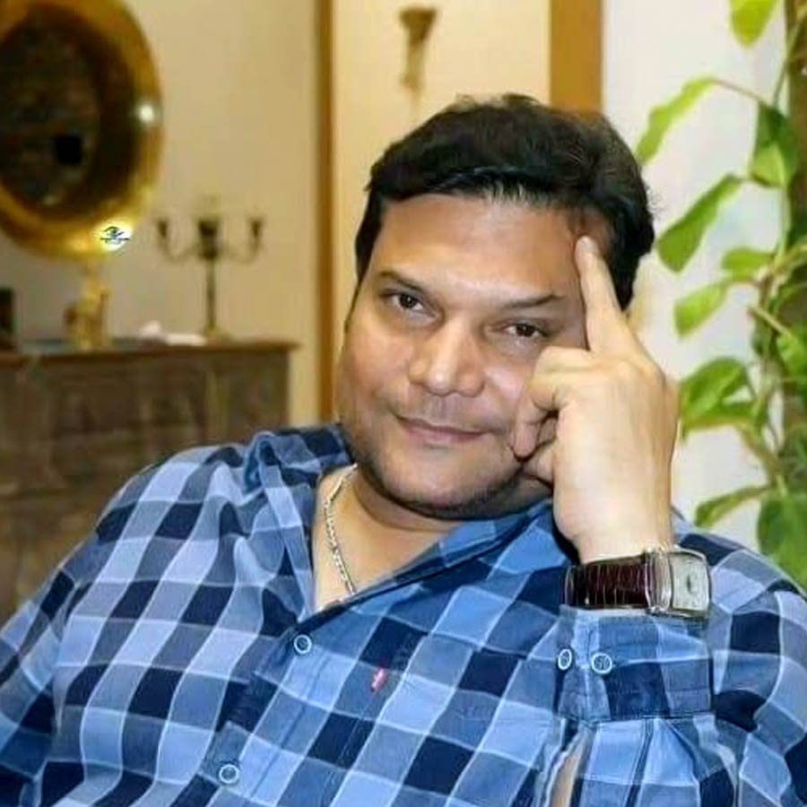 ১৯৯৬ সালে মুক্তি পাওয়া অজয় দেবগন অভিনীত ‘দিলজলে’ ছবিতে প্রথম অভিনয়ের সুযোগ পান দয়ানন্দ। পাশাপাশি ছোটপর্দায় ধারাবাহিকের জন্যও অডিশন দিতে শুরু করেন।