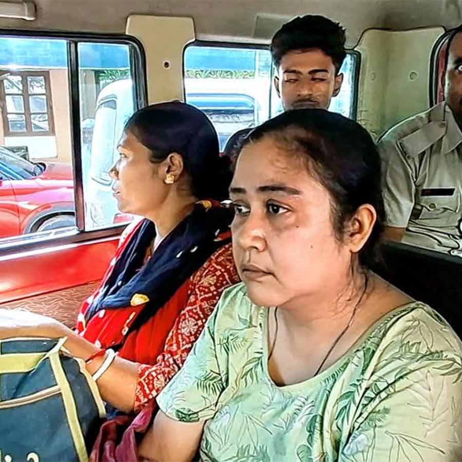 Police administration busted a Fake currency note racket at sandeshkhali, several arrested