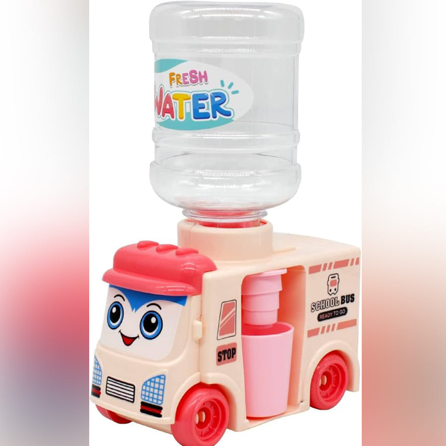 খুদেকে জল খাওয়ার বিষয়ে উৎসাহ দেবেন কী ভাবে?