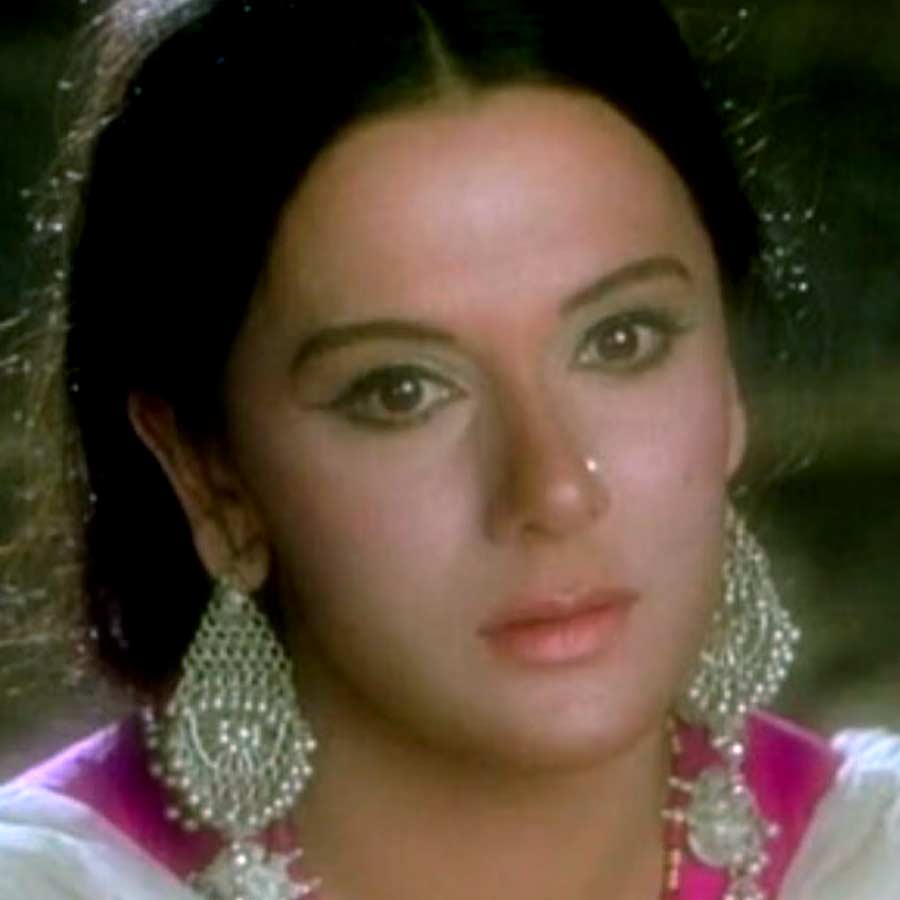 দু’দশকের ব্যবধানে মাত্র সাতটি ছবিতে অভিনয়ের সুযোগ পেয়েছেন প্রিয়া। অধিকাংশ ছবিই চেতন দ্বারা পরিচালিত। কেরিয়ারের ঝুলিতে ‘হীর রাঞ্ঝা’, ‘হিন্দুস্তান কি কসম’, ‘সাহেব বাহাদুর’, ‘কুদরত’-এর মতো একাধিক ছবি রয়েছে।