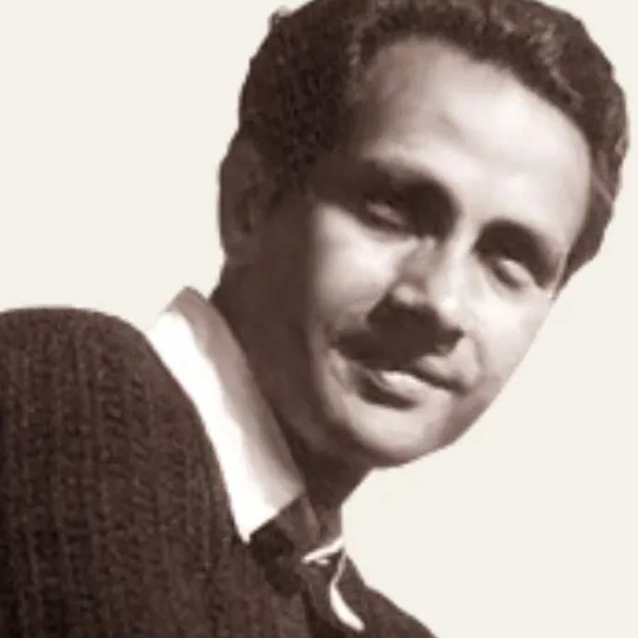 বলিপাড়া সূত্রে খবর, দুই ছেলের পাশাপাশি প্রিয়ার নামেও সম্পত্তির ভাগ রেখেছিলেন চেতন। মুম্বইয়ের জুহুর সমুদ্রসৈকতের সামনে এক বিশাল বাংলো ছিল চেতনের। প্রিয়ার নামে সেই বাংলো লিখে দিয়েছিলেন তিনি।