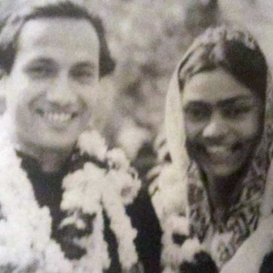 চেতনের বাংলোয় একাই থাকতে শুরু করেন প্রিয়া। কিন্তু ধীরে ধীরে মৃত্যুভয় জেগে উঠেছিল তাঁর মনে। প্রিয়ার ধারণা ছিল সম্পত্তির অধিকার ছিনিয়ে নিতে চেতনের দুই পুত্র তাঁর ভয়ানক ক্ষতি করে দিতে পারেন।