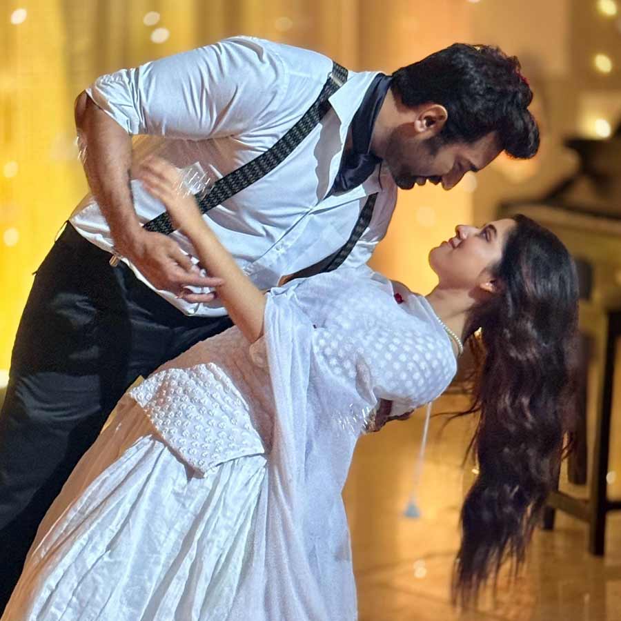 জীতু, দিতিপ্রিয়ার রসায়ন চুঁইয়ে পড়েছে পর্দায়।