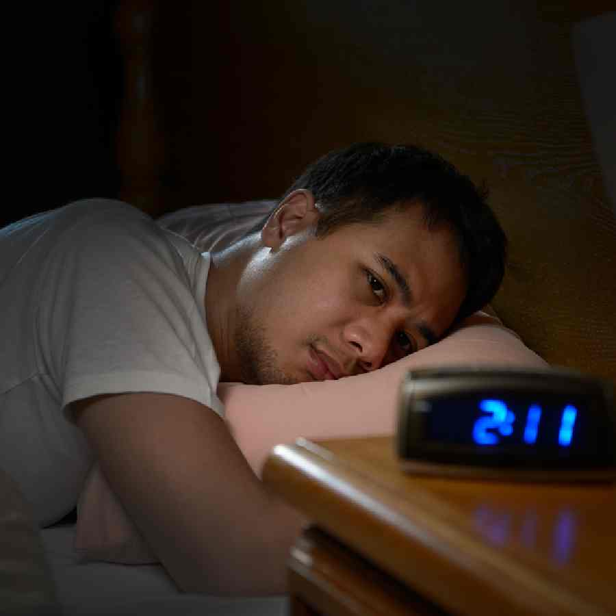 Benefits of oil massage on feet regularly before sleeping dgtl