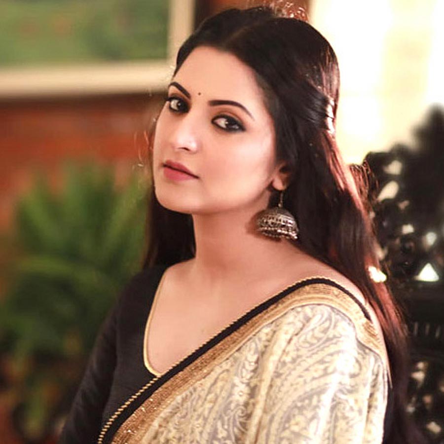 Bangladeshi Actress Pori moni Hospitalized After Bangladesh Plane Crash incident dgtl