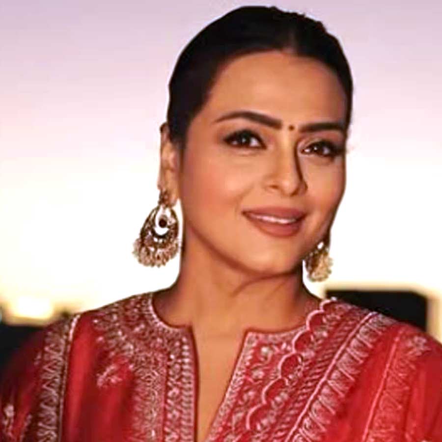 ‘সওতন কি বেটি’ ছবির জন্য নতুন মুখের সন্ধানে ছিলেন শাওন। শিল্পাকে দেখামাত্রই তাঁকে সেই ছবিতে অভিনয়ের জন্য প্রস্তাব দেন তিনি। তবে সেই প্রস্তাবের সঙ্গে বেঁধে দেন একটি শর্তও। চার বছরের জন্য শাওন ছাড়া অন্য কোনও পরিচালকের সঙ্গে কাজ করতে পারবেন না শিল্পা, এমনটাই শর্ত ছিল পরিচালকের। শর্ত কঠিন হলেও অভিনয়ের সুযোগ পাওয়ার আশায় সেই প্রস্তাবে রাজি হয়ে যান শিল্পা।