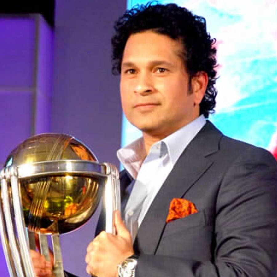 শিল্পার সঙ্গে সম্পর্ক নিয়ে এক সাক্ষাৎকারে উল্লেখ করেছিলেন খোদ সচিনও। ক্রিকেটারকে প্রশ্ন করা হয়েছি‌ল যে, নিজের সম্পর্কে তিনি সবচেয়ে বোকা বোকা কোন কথা শুনেছেন। প্রশ্ন শুনে সচিন বলেছিলেন, ‘‘অনেকেই আমার সঙ্গে শিল্পা শিরোদকরের সম্পর্ক নিয়ে বলাবলি করতেন। এমন কোনও কিছুই ছিল না। আমরা দু’জন তো ভাল ভাবে একে অপরকে চিনতামও না।’’ প্রকাশ্যে শিল্পার সঙ্গে সম্পর্কের কথা রটনা বলে হাওয়ায় উড়িয়ে দিয়েছিলেন তিনি।