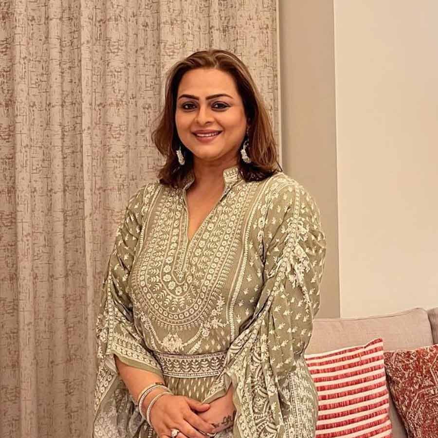 শিল্পার কথায়, ‘‘আমি শুটিংয়ের কাজে ব্যস্ত থাকায় বাবার ফোন ধরতে পারিনি। তাই আরও চিন্তা করছিল বাবা। আসলে, ছবির প্রচারের জন্য এই খবর ছড়িয়ে দেওয়া হয়েছিল।’ বিষয়টি সম্পর্কে আগে থেকে কোনও খবরও ছিল না শিল্পার কাছে। এই ঘটনাটি খুব ভাল ভাবে গ্রহণ করেননি শিল্পা। তাঁর মনে হয়েছিল, প্রচারের জন্য একটু বেশি বাড়াবাড়ি করা হয়ে গিয়েছে।