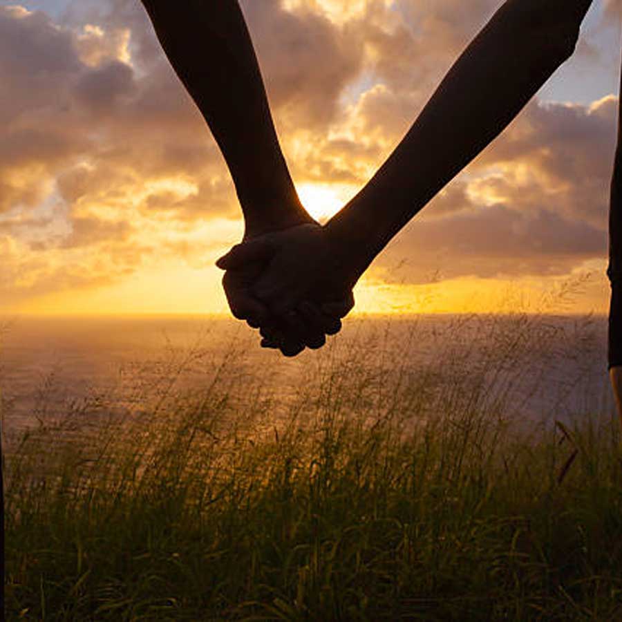 A 40-year-old woman marries 15 years younger lover