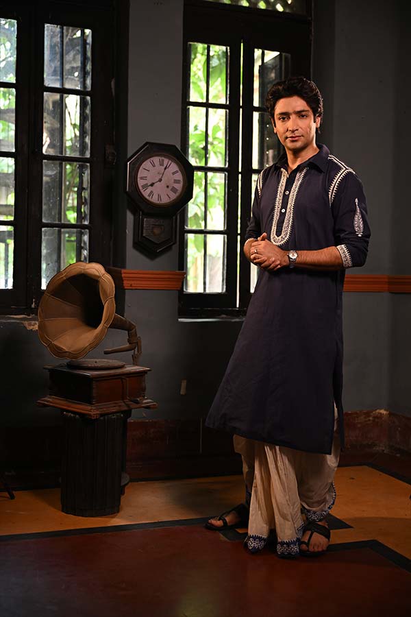 Gourab Chatterjee, Gaurav Chakrabarty and Gourab Roy Choudhary special photoshoot in memory of Uttam Kumar on his death anniversary