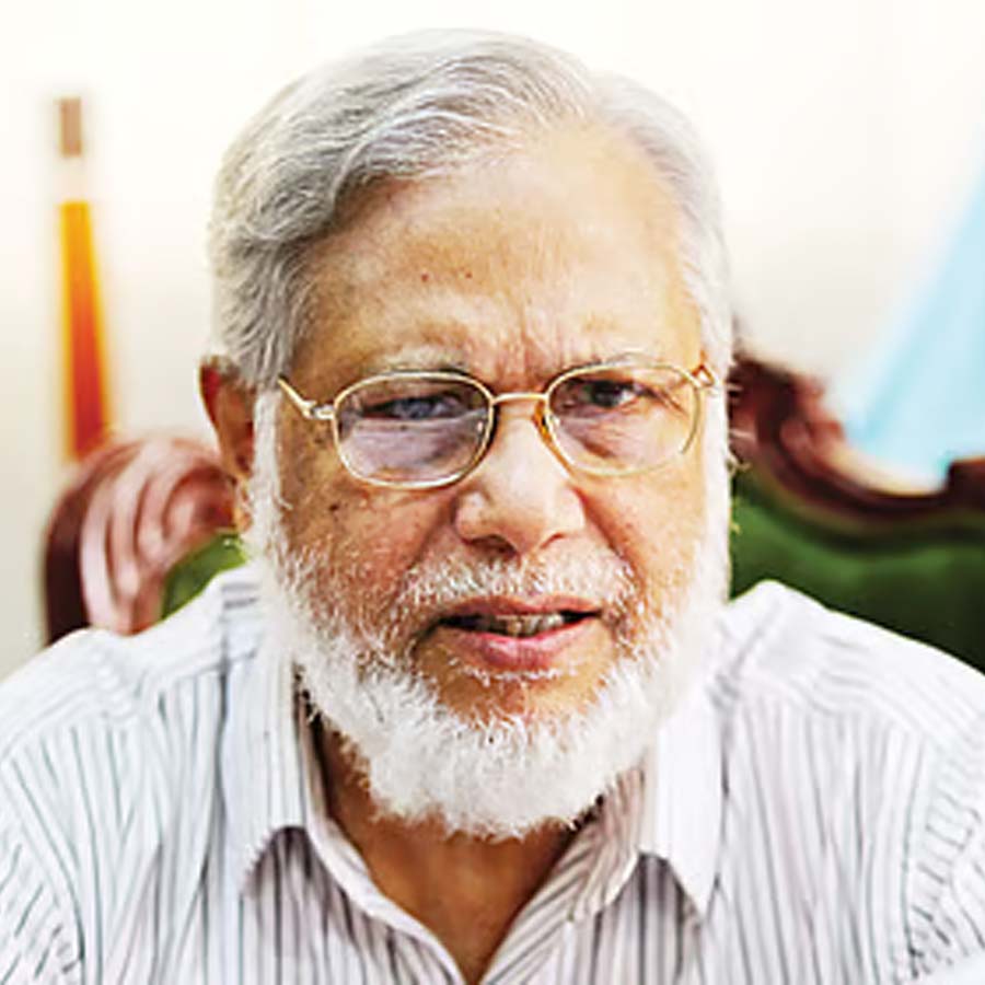 Former Chief Justice of Bangladesh detained from Dhaka dgtl