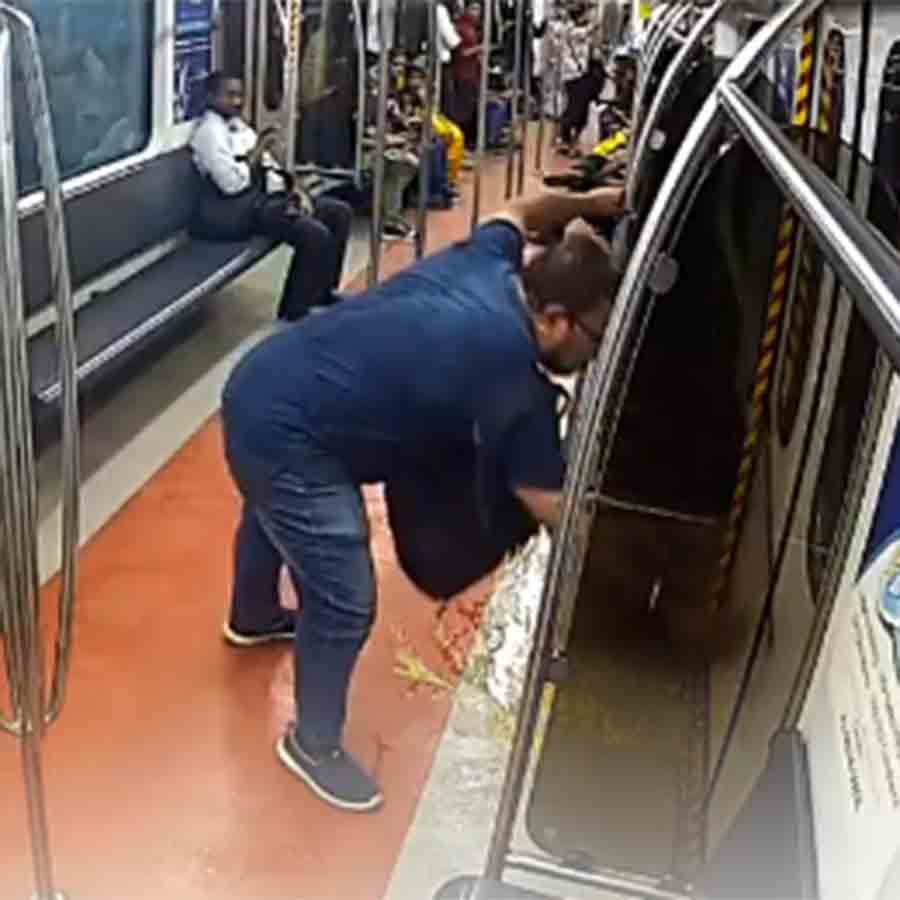 Kolkata Metro Authority started investigation after a man sighted sparaying black paint in rakes gate