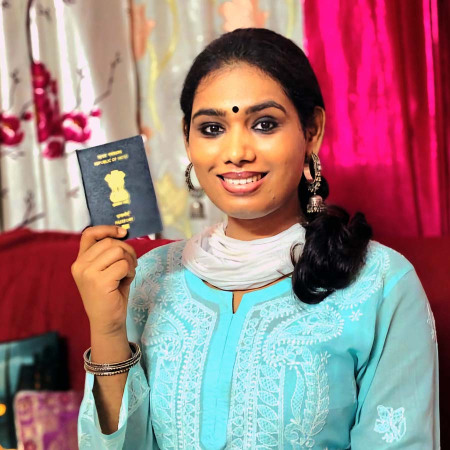 Operatsiyadan keyingi transseksual ayolning fotosurati