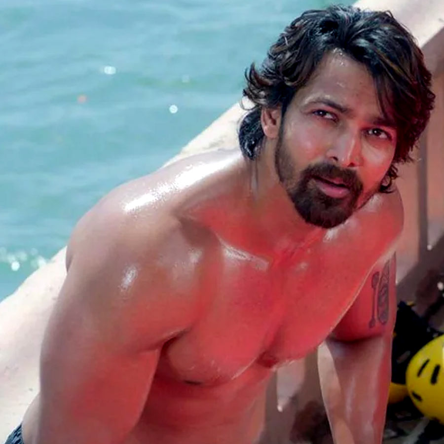 কিমের সঙ্গে বিচ্ছেদের পর বেশ কয়েক বছর ‘সিঙ্গল’ ছিলেন হর্ষবর্ধন। পরে বলি অভিনেত্রী সঞ্জীদা শেখের সঙ্গে নাম জড়িয়ে পড়ে তাঁর। ২০২৩ সালের জুন মাসে কন্যাকে নিয়ে গুজরাতের গির অভয়ারণ্যে ছুটি কাটাতে গিয়েছিলেন বিবাহবিচ্ছিন্না নায়িকা। সমাজমাধ্যমে সেখানকার ছবিও পোস্ট করেছিলেন সঞ্জীদা।