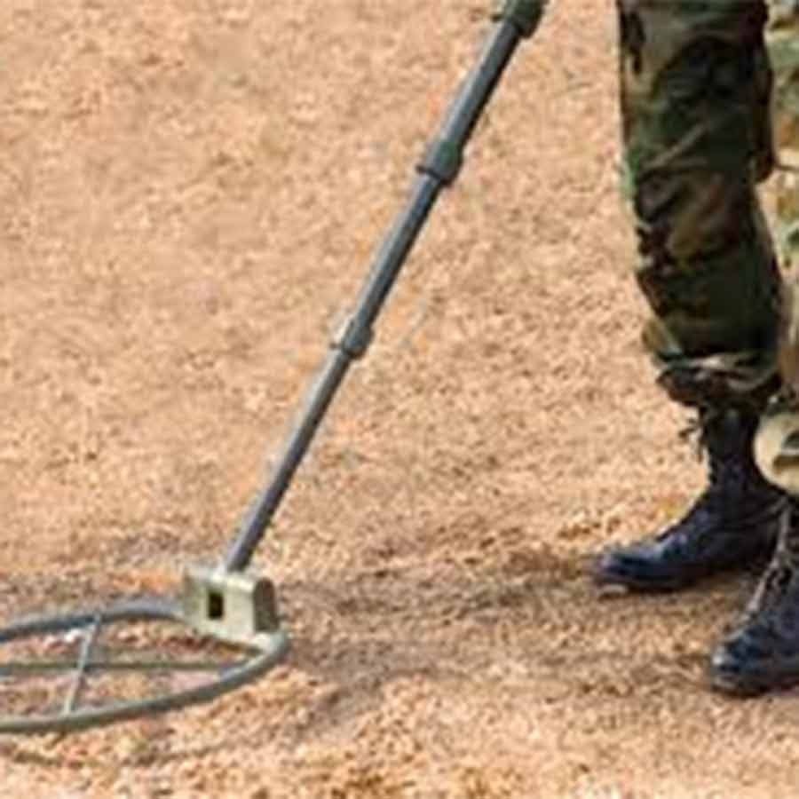 The bomb squad spent the day searching for bombs in the Shasan area!