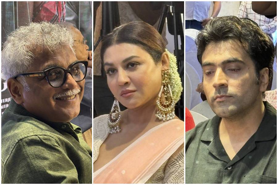 সুমন মুখোপাধ্যায়, জয়া আহসান, আবীর চট্টোপাধ্যায়।