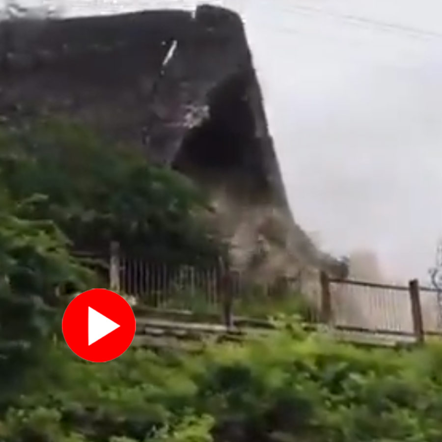 Video of centuries old Balapur fort collapsing in Maharashtra’s Akola amid heavy rainfall goes viral dgtl