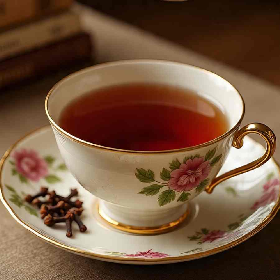 Five lesser-known reasons to add clove to your tea during monsoon dgtl