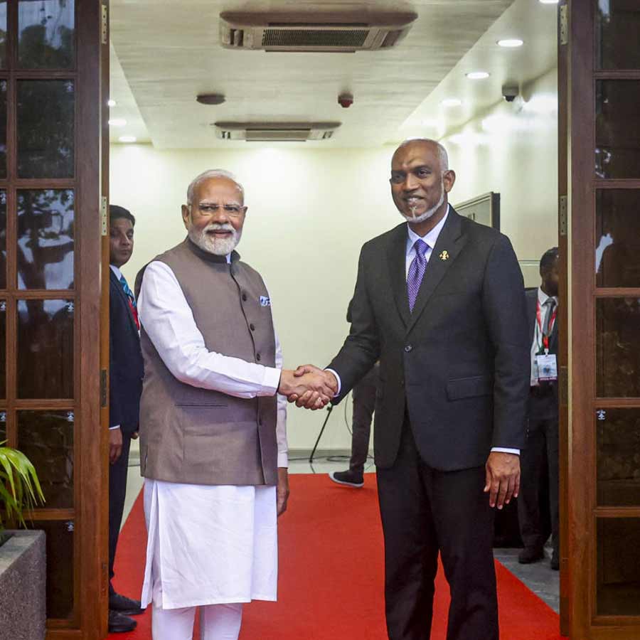 India extends over 4850 crore credit line to Maldives on Friday