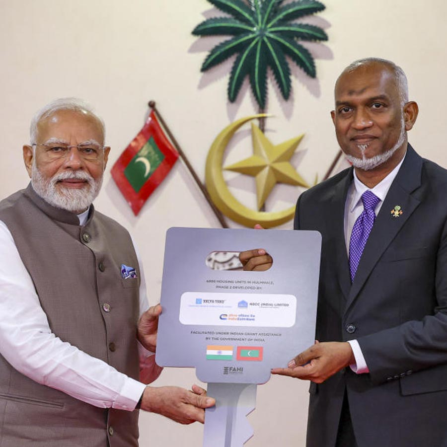 India extends over 4850 crore credit line to Maldives on Friday