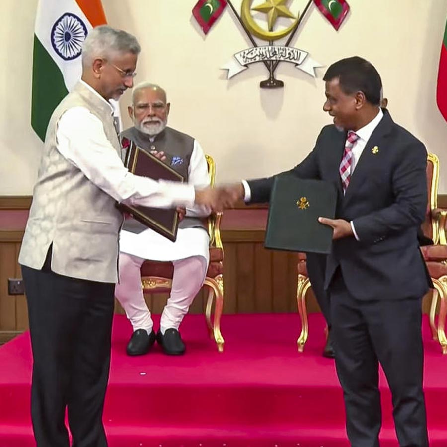 India extends over 4850 crore credit line to Maldives on Friday